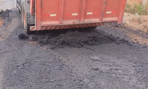 BM: Asfalto avança no bairro Santa Rita da Dutra, na Região Leste